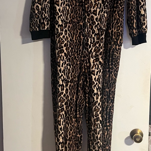 Leopard Print Onesie Pajamas - Picture 1 of 4